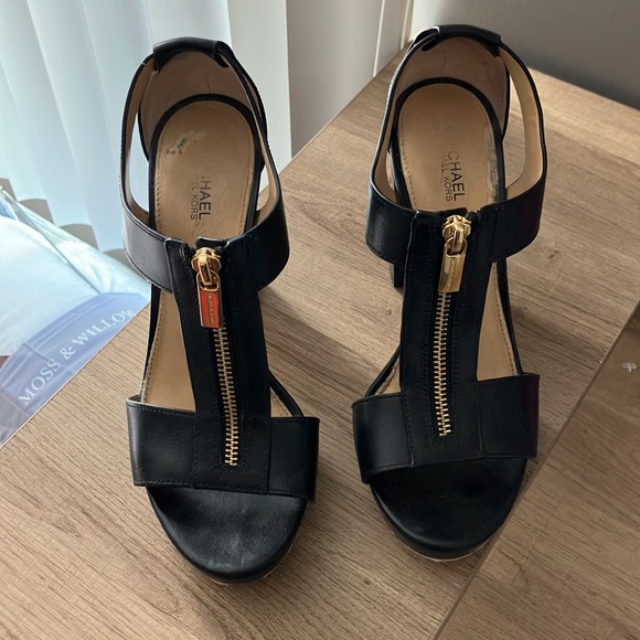 Black Michael Kors Heel - Picture 3 of 5